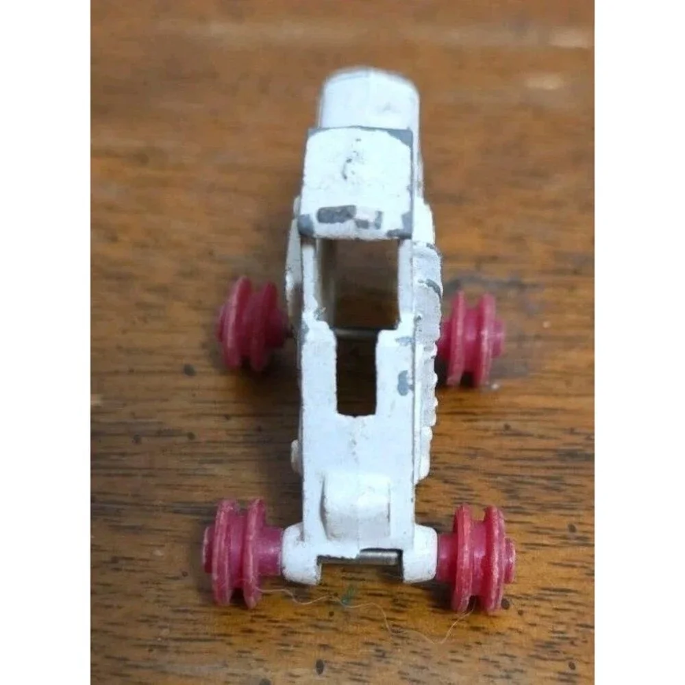 PAYLOADER 8105 Shovel Car #8105 Made in Hong Kong White Universal Products Vntg
